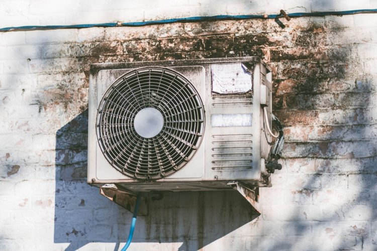 Isolamento tubi climatizzatore